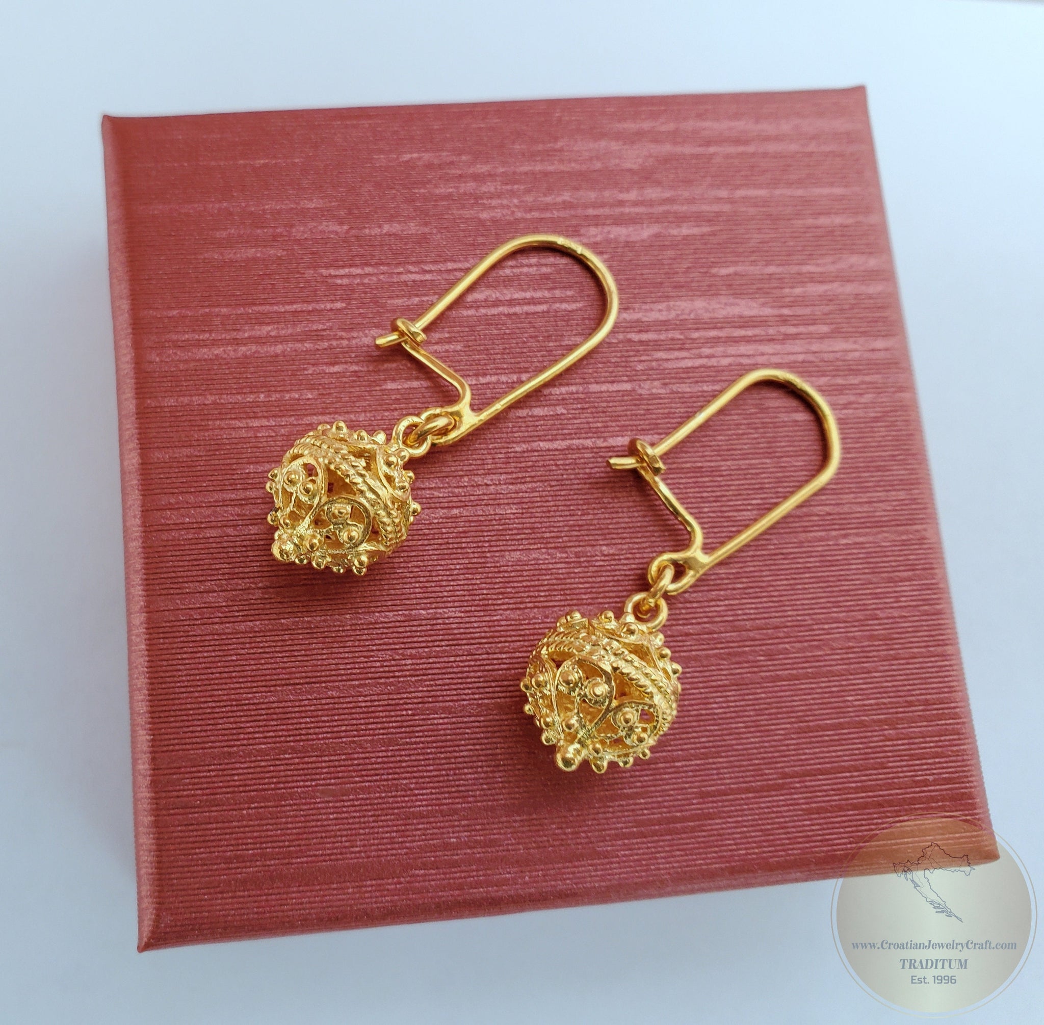 Simple Latest Design Of Gold Earrings 2024 | favors.com